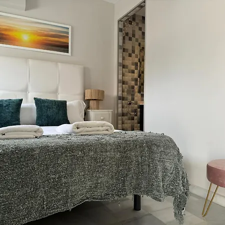 Casa Naranja, Cabopino 2 Pools & Heated Indoor Pool Apartment *
